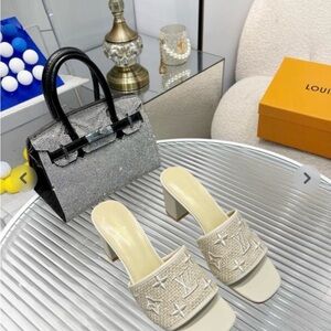 Louis Vuitton LV Woven Cream Mule Sandal Heels Sz 37 MSRP $995